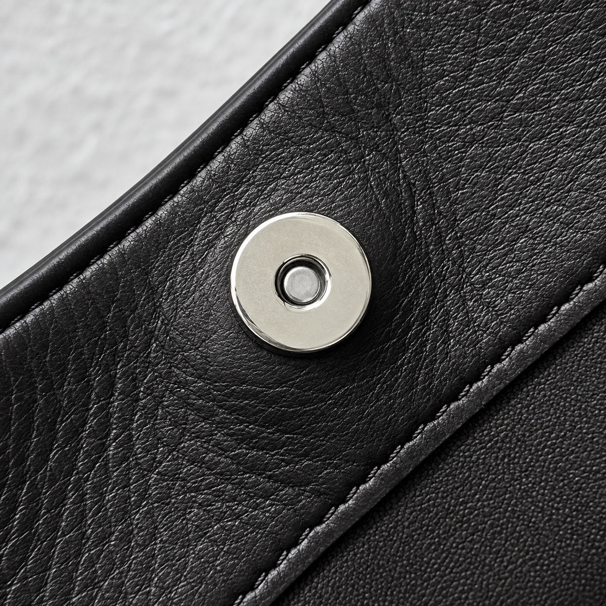 Arc Shoulder Bag, magnetic closure detail