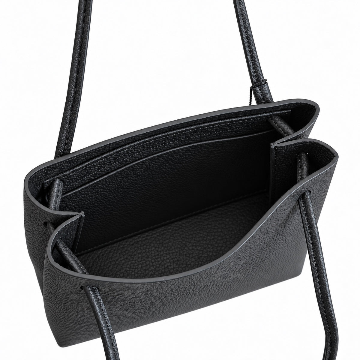 Mila Shoulder Bag in Black, interior detail