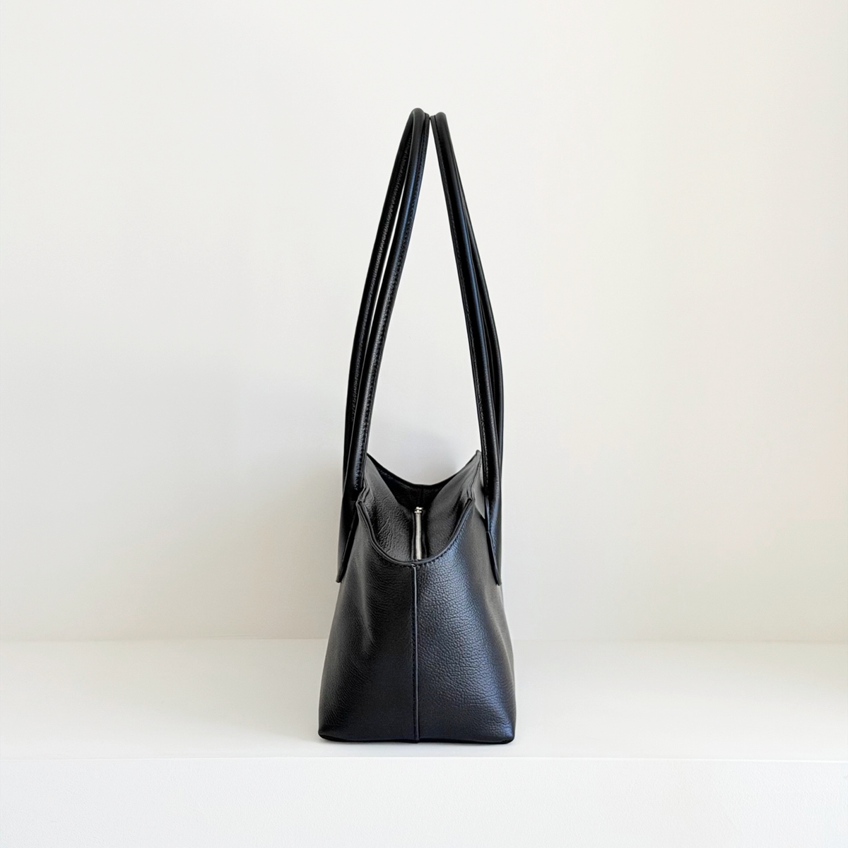 Anouk Shoulder Tote in Black, side view